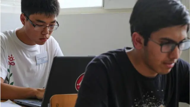 ธีรเชษฐ์ โรจน์รัชสมบัติ หรือ ไดร์ฟ ในขณะแข่งขัน