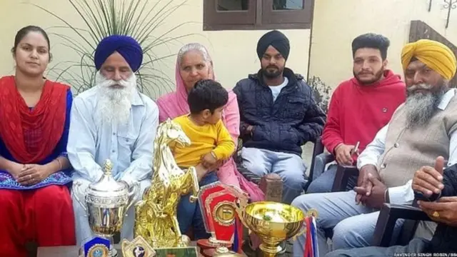 નવજોત કૌરના પરિવારની તસવીર