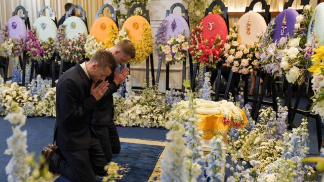 Jamie Vardy (front) and other Leicester City players attend the funeral of Vichai Srivaddhanaprabha, late chairman of Leicester City Football Club in Bangkok,Thailand, November 5, 2018.