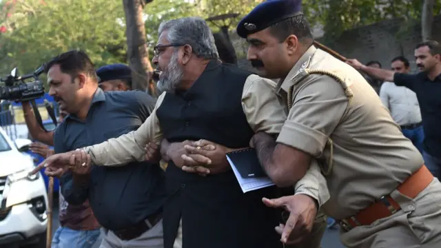 પ્રતીકાત્મક તસવીર