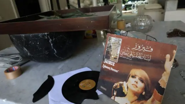 آثار الدمار بعد تفجير مرفأ بيروت