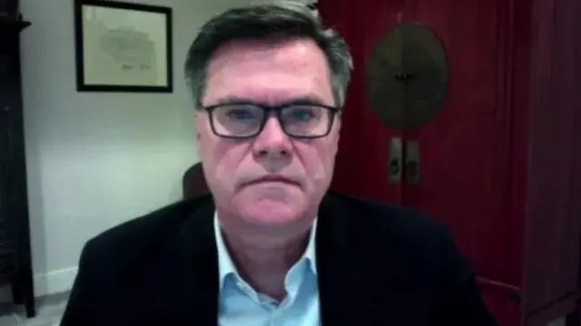 डेनिस शिया