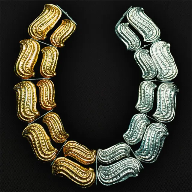 Collar del Señor de Sipán con cuentas en forma de maní