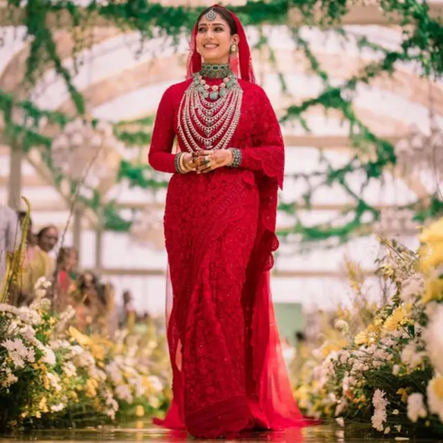 நயன்தாரா - விக்னேஷ் சிவன் திருமணம்: குவிந்த திரை பிரபலங்கள்; வைரலான புகைப்படங்கள்