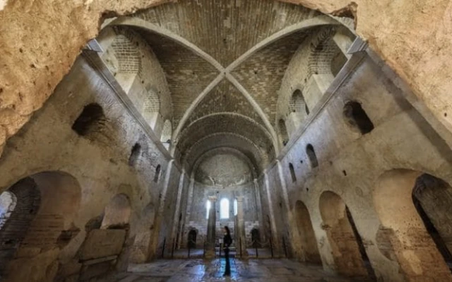 สุสาน "ซานตาคลอส" ที่โบสถ์นักบุญนิโคลัสในเมืองเดมเรของตุรกี