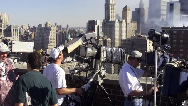 9/11 இரட்டை கோபுர தாக்குதல்: அன்று நடந்து என்ன? - புகைப்படங்களின் சாட்சியம்