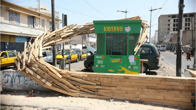 Un Kiosque téléphonique
