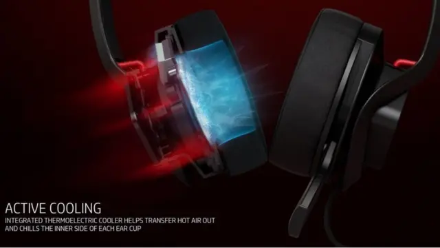 காதை கூலாக்கும் உலகின் முதல் ஹெட்போன்