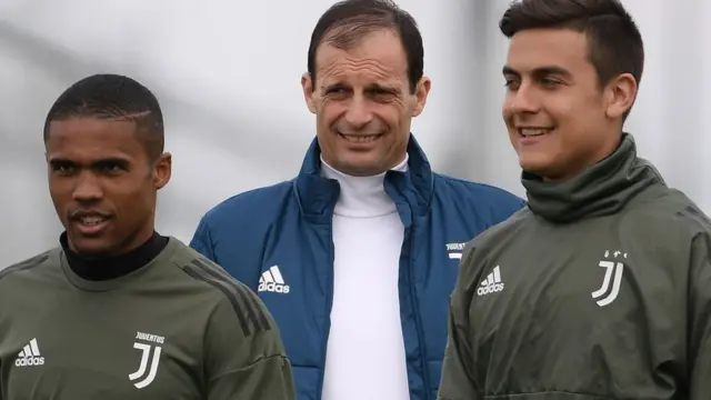 Massimiliano Allegri, Paulo Dybala ati Douglas Costa
