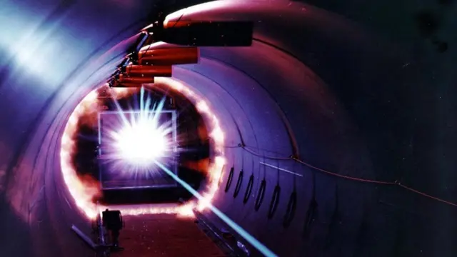 من داخل مختبر وكالة ناسا الفضائية