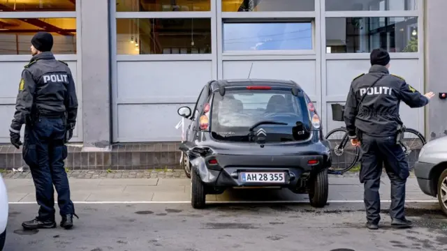 Olay yerinde bir araba