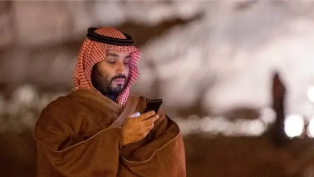D'importantes quantités de données ont alors été extraites du smartphone de Jeff Bezos après un message WhatsApp de MBS