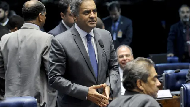 Aécio Neves fala no Senado