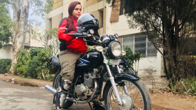 پاکستان، موٹر سائیکل گرل