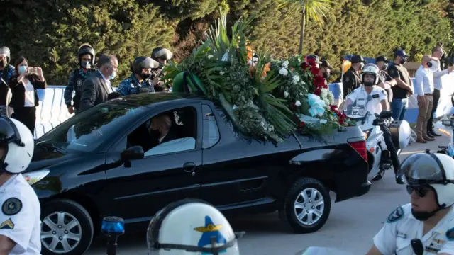 Diego Maradona Burial: Hand of God funeral near Buenos Aires Argentina ...