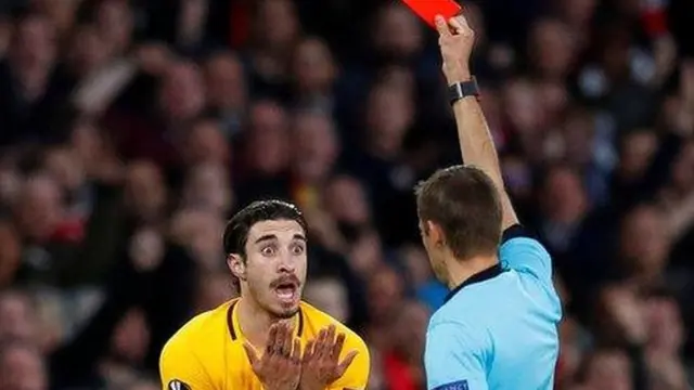 Wageni hao wa Uhispania walilazimika kurudi nyuma na kulinda lango lao katika kipindi kirefu cha mchezo baada ya beki Sime Vrsajko kupewa kadi nyekundu