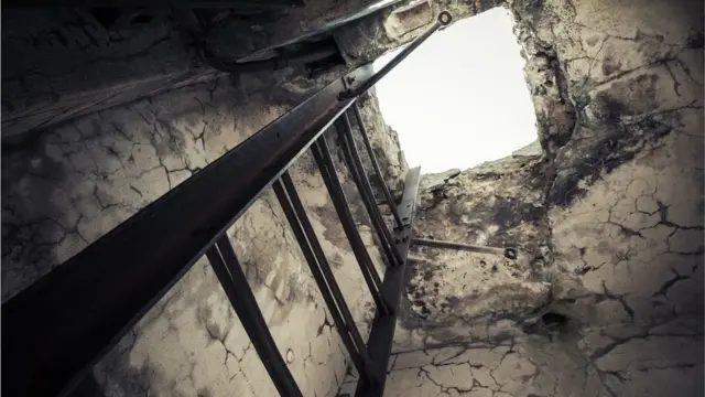 Escalera hacia la luz