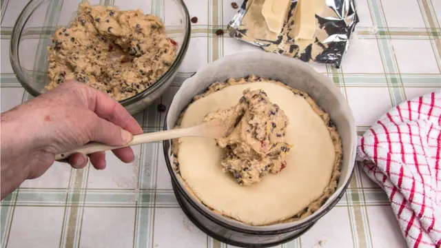 Приготовление Simnel cake