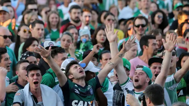 Los aficionados pasaron del sueño de una final al dolor.