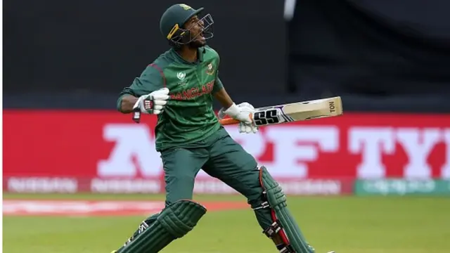 বিজয়ের আনন্দে মাহমুদউল্লাহ