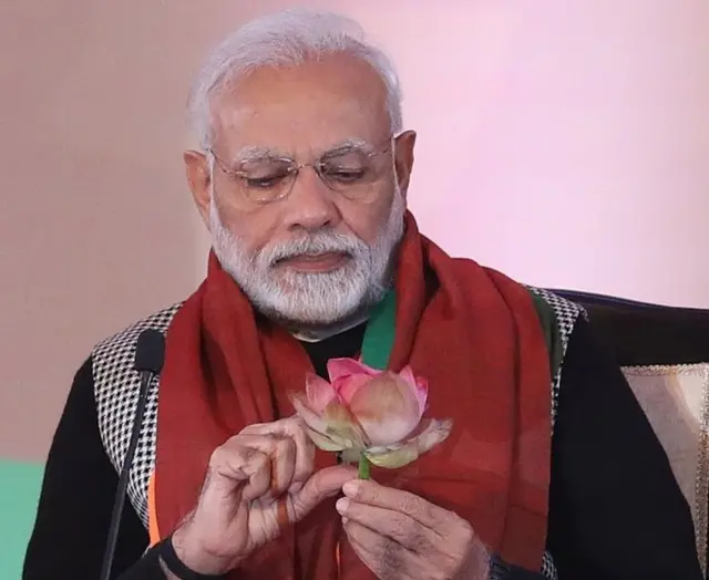 नरेंद्र मोदी