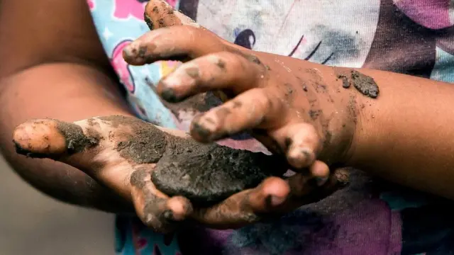 குழந்தையின் உடல் ஆரோக்கியத்தைப் பொறுத்தவரை, வெளிப்புற விளையாட்டின் மற்றொரு நன்மை உடற்பயிற்சி.