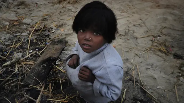 প্রবল শীতে অনেক শিশুই কষ্ট পাচ্ছে