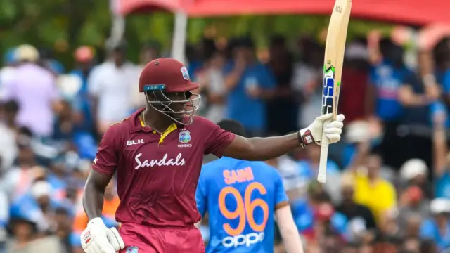 अर्धशतक जमाने के बाद रोवमेन पॉवेल