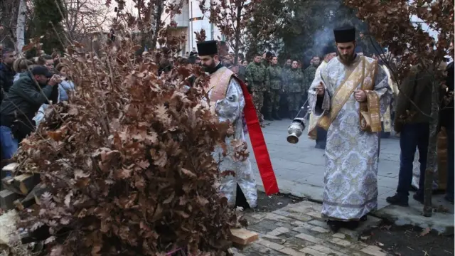 Паљење бадњака