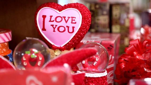 Luxurious Valentine Special Gift Hamper - Loving Crafts