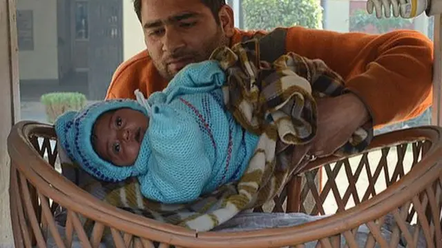 સમગ્ર દેશમાં વિવિધ સંસ્થાઓએ બાળકોને સ્વેચ્છાએ ત્યજી દેવા માટે પારણાં મૂક્યાં છે