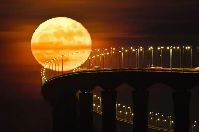 ચંદ્રનો ફોટો