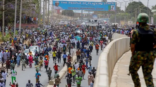 Awọn eniyan ipinlẹ Plateau tu jade si oju popo fun igbalejo Aarẹ Buhari