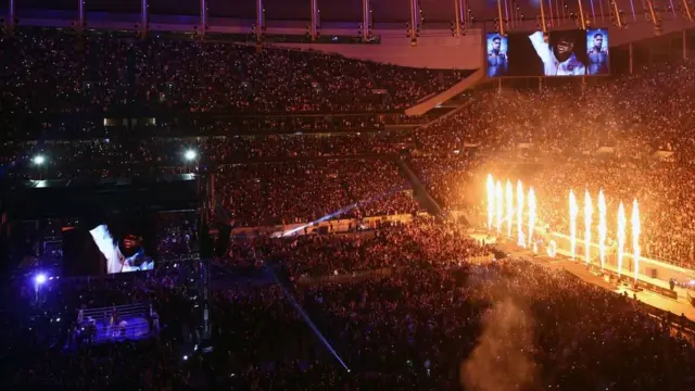 На стадион "Тоттенхэма" пришли около 70 тысяч зрителей