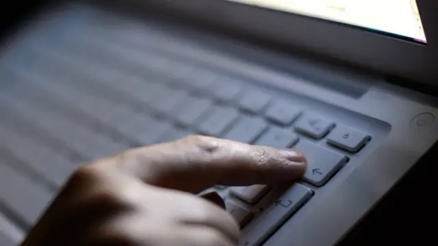 Pornografi anak online