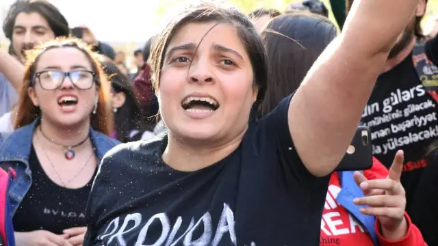 "Qadına şiddətə yox" yürüşü