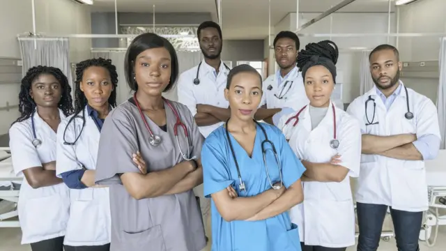 Portrait de groupe d'une équipe médicale à l'hôpital