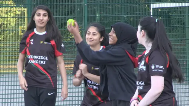 लंदन में महिला क्रिकेट