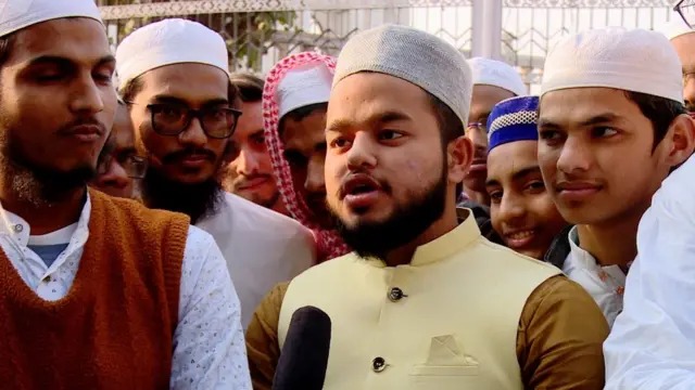 দেওবন্দে গবেষণারত আবদুল্লাহ খান কথা বলছেন বিবিসির সঙ্গে