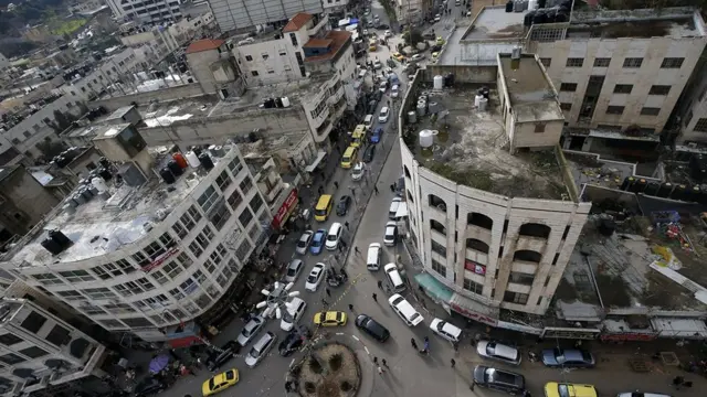 கொரோனா வைரஸ்: சிறைச்சாலை உடைப்பு, தனிமைப்படுத்தப்பட்ட பாலத்தீனம் - என்ன நடக்கிறது?