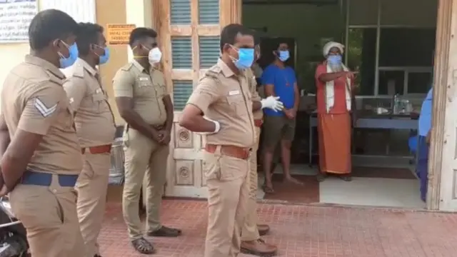 உறவினர்கள் எதிர்ப்பு