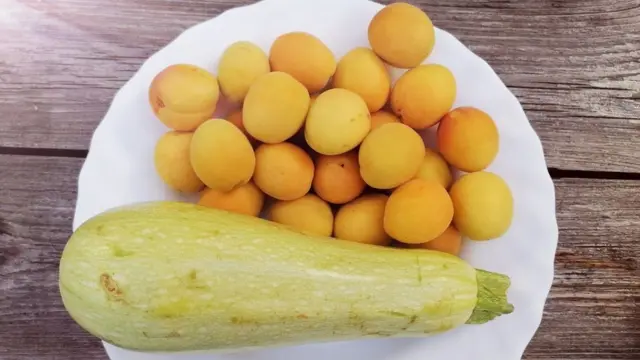 компот з кабачків і аличі