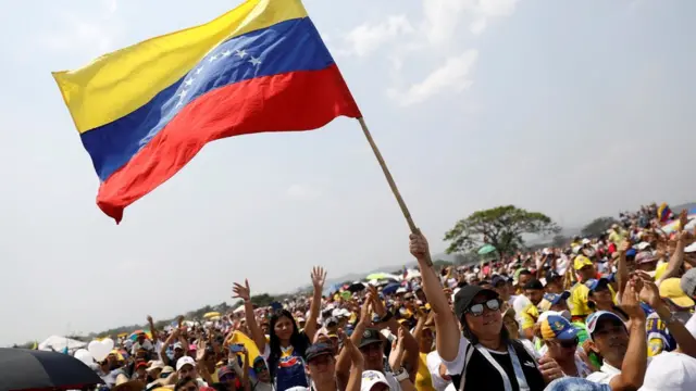 Asistentes al concierto "Venezuela Aid Live".
