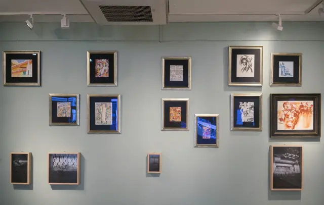 Верхні ряди - картини українських авангардистів, нижній ряд - роботи Микити Кадана "Зауваження про архіви"