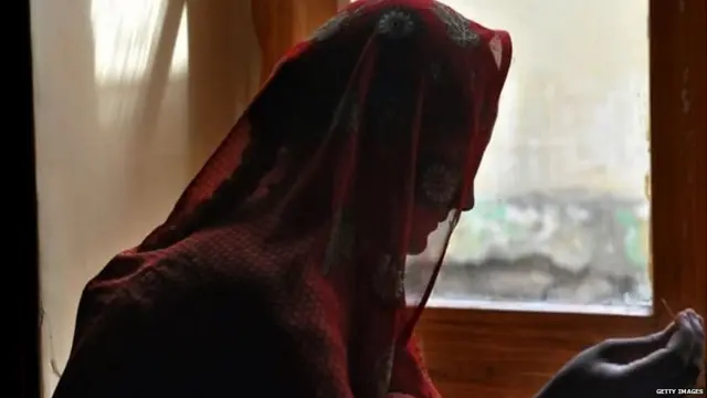 ਅਫਗਾਨ ਔਰਤ, ਖੁਦਕੁਸ਼ੀ