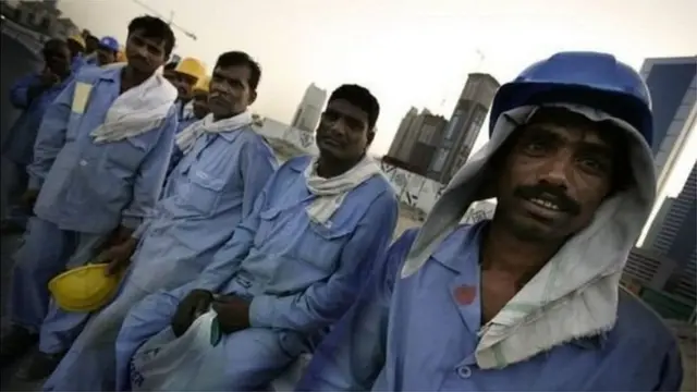 বাংলাদেশ থেকে যাওয়া একটি বড় সংখ্যক শ্রমিক মধ্যপ্রাচ্যের দেশগুলোয় কাজ করেন