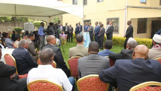 Ganacsatada uu madaxweynaha u khudbeeyay