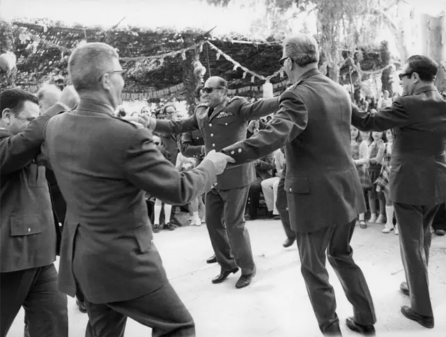 Члени хунти