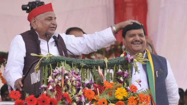 शिवपाल और मुलायम