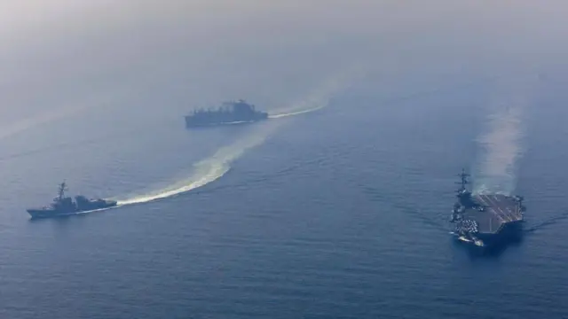 ارتش آمریکا در فوریه تصویری از گروه ضربت ناو لینکلن در دریای عرب منتشر کرد